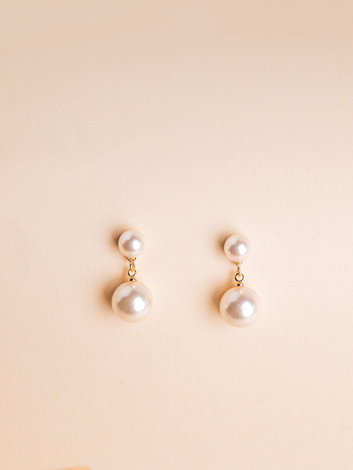 Bold Pearl Drop Earrings Image 1
